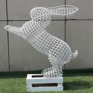 Metal wire sculpture