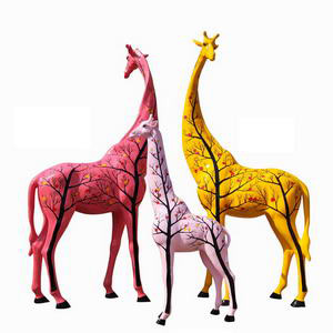 giraffe garden statue