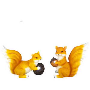 squirrel statue