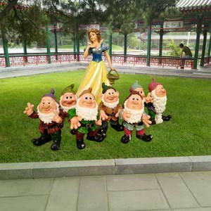 snow white and the 7 dwarves statues