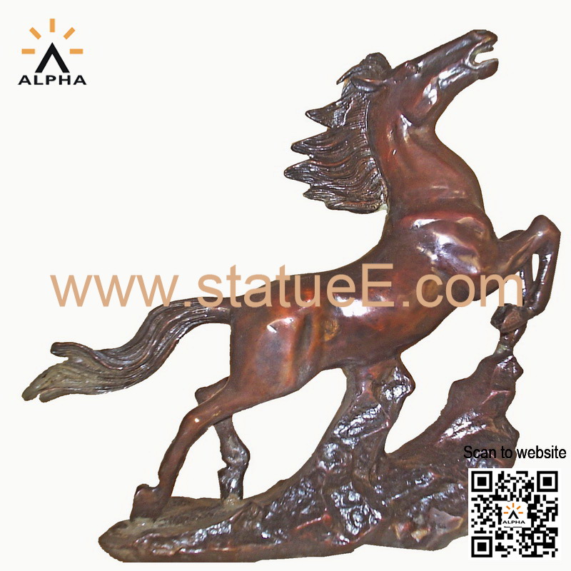 bronze horse statue