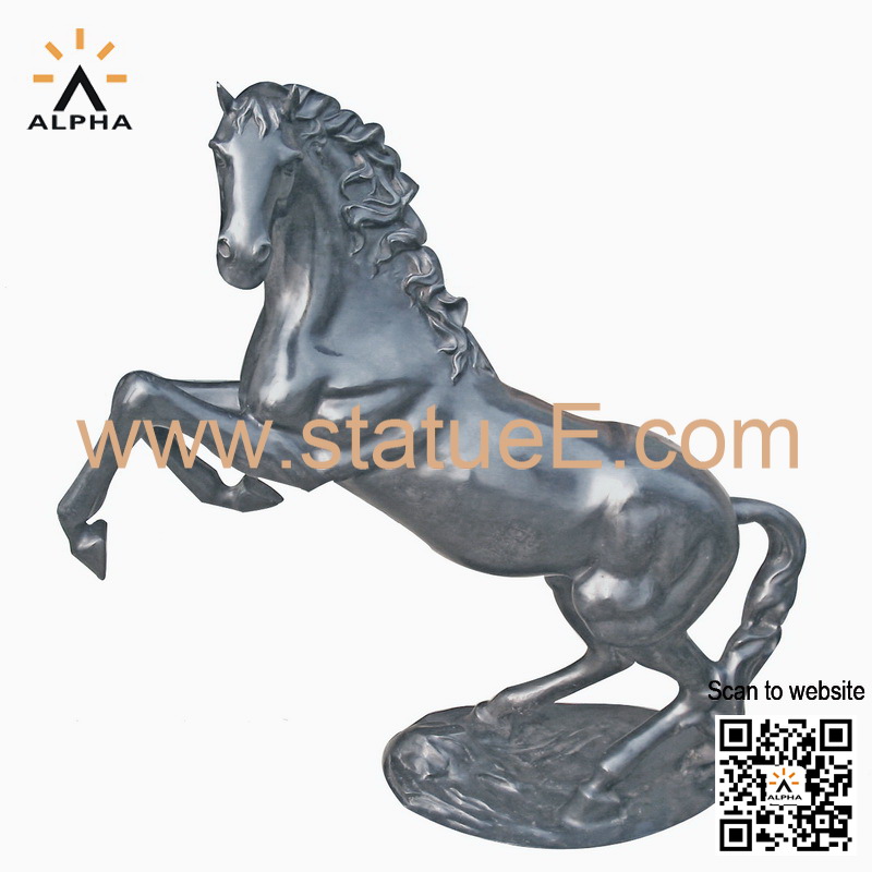 Bronze horse statue