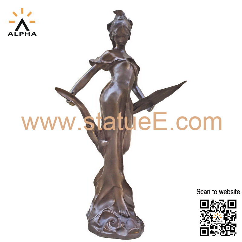 bronze Lady statue