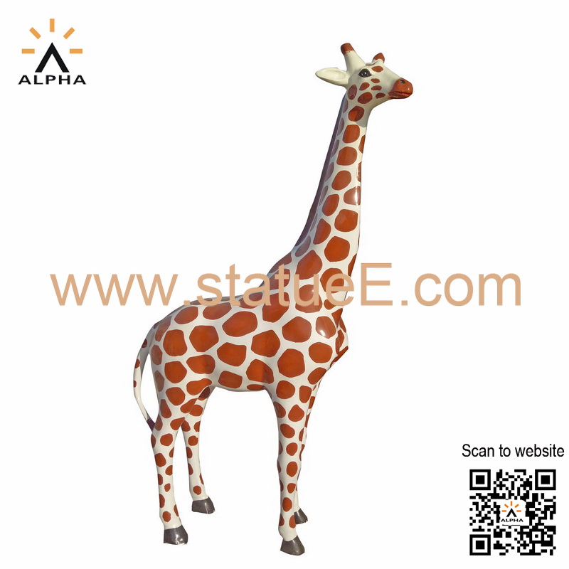 Life size giraffe statue