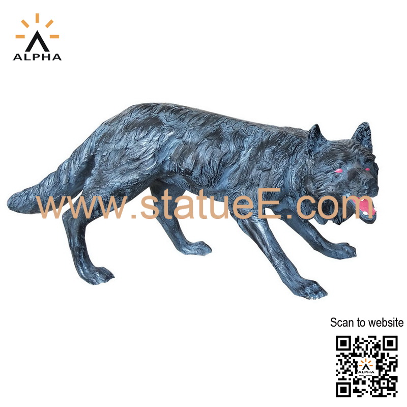 wolf garden statue