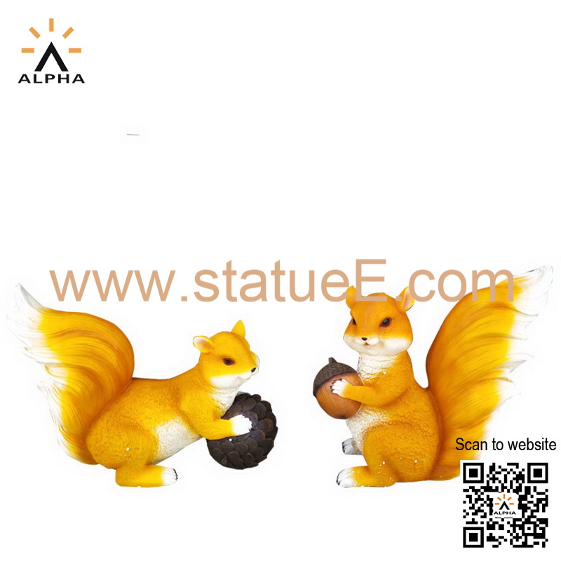 squirrel statue