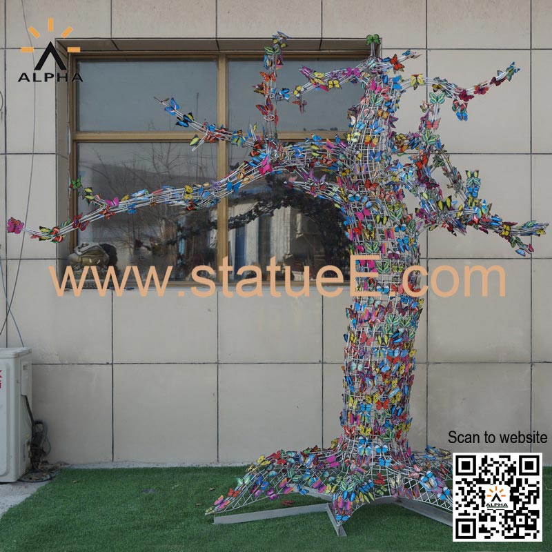 metal tree sculpture